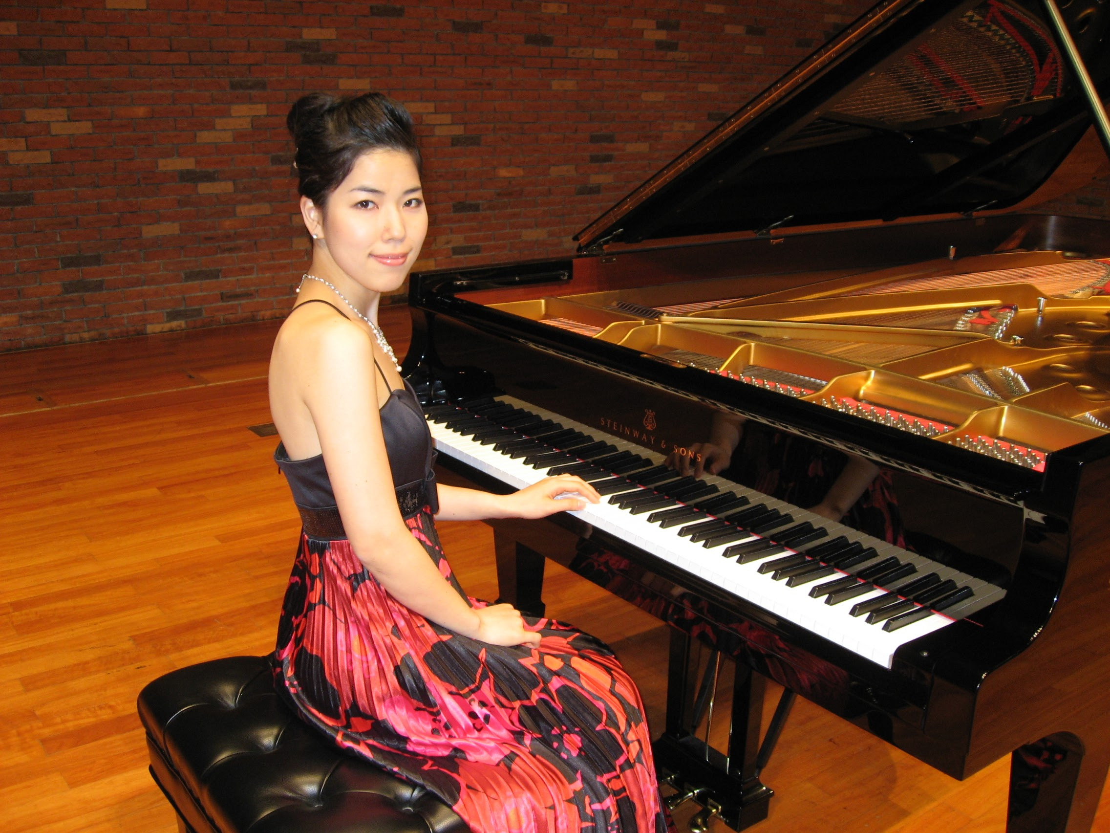 Shoko performing in Kobe, Japan
